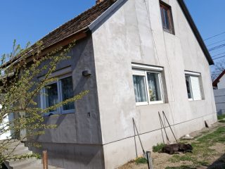 Eladó 75 m²-escsaládi ház Tököl, Mester utca klözeli utca: 87'500'000 Ft