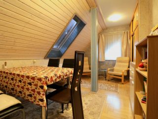 Eladó 234 m²-escsaládi ház Tököl, központban: 136'900'000 Ft