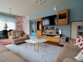 Eladó 234 m²-escsaládi ház Tököl, központban: 126'900'000 Ft