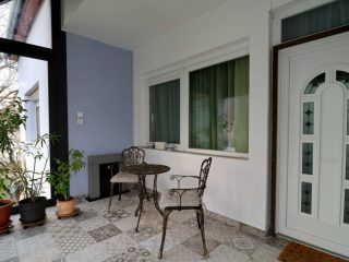 Eladó 234 m²-escsaládi ház Tököl, központban: 136'900'000 Ft