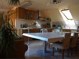 Eladó 315 m²-escsaládi ház Törökbálint, Kossuth Lajos utca: 325'000'000 Ft