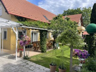 Eladó 315 m²-escsaládi ház Törökbálint, Kossuth Lajos utca: 325'000'000 Ft