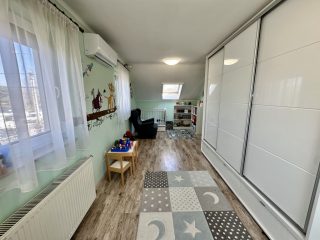 Eladó 101 m²-esházrész Üllő, Ócsai út: 83'900'000 Ft