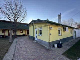 Eladó 220 m²-escsaládi ház Üllő, Többgenerációs: 135'000'000 Ft