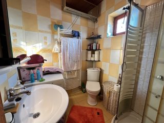 Eladó 220 m²-escsaládi ház Üllő, Többgenerációs: 135'000'000 Ft