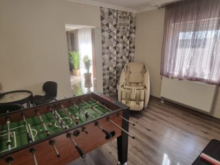 Eladó 320 m²-escsaládi ház Üllő, teljes körűen felújított: 257'900'000 Ft