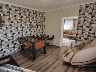 Eladó 320 m²-escsaládi ház Üllő, teljes körűen felújított: 257'900'000 Ft