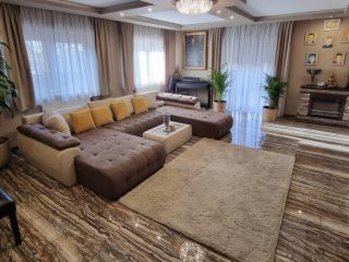 Eladó 320 m²-escsaládi ház Üllő, teljes körűen felújított: 257'900'000 Ft