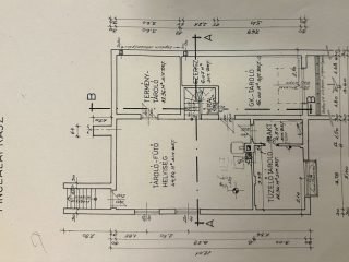 Eladó 320 m²-escsaládi ház Üllő, teljes körűen felújított: 257'900'000 Ft