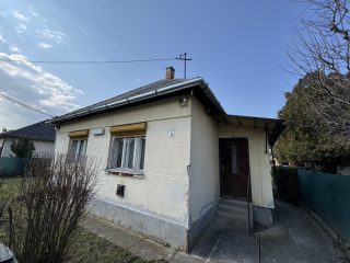 Eladó 68 m²-escsaládi ház Vác, Ág utca: 78'000'000 Ft