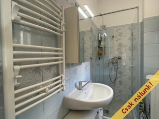 Eladó 71 m²-escsaládi ház Vác, Barabás Miklós utca: 68'900'000 Ft