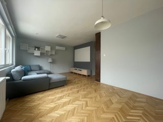 Eladó 88 m²-estársasházi lakás Vác, Cházár András utca: 97'242'000 Ft