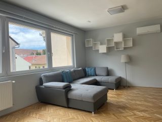 Eladó 88 m²-estársasházi lakás Vác, Cházár András utca: 97'242'000 Ft