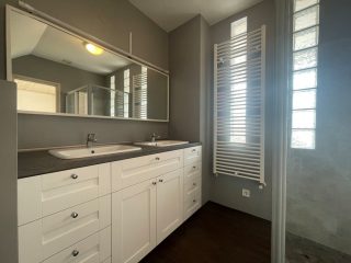 Eladó 88 m²-estársasházi lakás Vác, Cházár András utca: 97'242'000 Ft