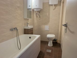 Kiadó 45 m²-estársasházi lakás Vác, Cserhát utca: 190'000 Ft