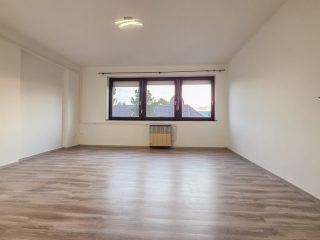 Kiadó 45 m²-estársasházi lakás Vác, Cserhát utca: 190'000 Ft