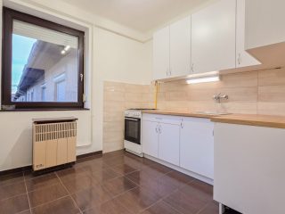 Kiadó 45 m²-estársasházi lakás Vác, Cserhát utca: 190'000 Ft