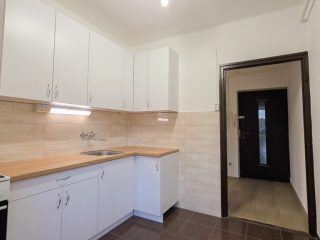 Kiadó 45 m²-estársasházi lakás Vác, Cserhát utca: 190'000 Ft