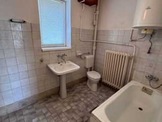 Eladó 85 m²-esikerház Vác, Cserje utca: 89'900'000 Ft