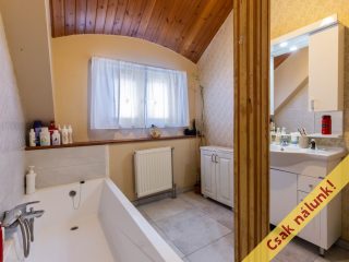 Eladó 82 m²-estársasházi lakás Vác, Cserje utca: 124'900'000 Ft