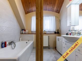 Eladó 82 m²-estársasházi lakás Vác, Cserje utca: 124'900'000 Ft