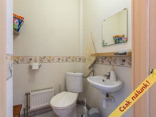 Eladó 82 m²-estársasházi lakás Vác, Cserje utca: 124'900'000 Ft
