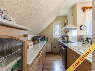 Eladó 82 m²-estársasházi lakás Vác, Cserje utca: 124'900'000 Ft