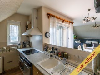 Eladó 82 m²-estársasházi lakás Vác, Cserje utca: 124'900'000 Ft
