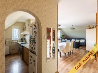Eladó 82 m²-estársasházi lakás Vác, Cserje utca: 124'900'000 Ft