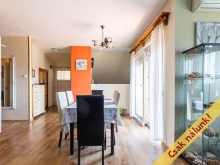 Eladó 82 m²-estársasházi lakás Vác, Cserje utca: 124'900'000 Ft