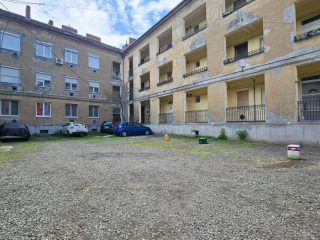 Eladó 16 m²-eskülönálló garázs Vác, Dr. Csányi László körút: 12'000'000 Ft