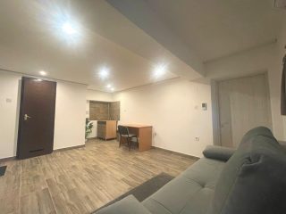 Kiadó 33 m²-esegyéb üzlethelyiség Vác, Dr.Csányi László körút: 150'000 Ft