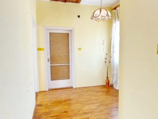 Eladó 129 m²-escsaládi ház Vác, Dunapart közeli: 144'999'000 Ft