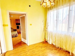 Eladó 129 m²-escsaládi ház Vác, Dunapart közeli: 144'999'000 Ft