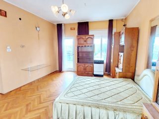 Eladó 129 m²-escsaládi ház Vác, Dunapart közeli: 144'999'000 Ft