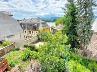 Eladó 129 m²-escsaládi ház Vác, Dunapart közeli: 144'999'000 Ft