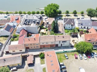Eladó 129 m²-escsaládi ház Vác, Dunapart közeli: 129'900'000 Ft