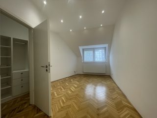 Kiadó 117 m²-essorház Vác, Eötvös utca: 450'000 Ft