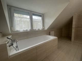 Kiadó 117 m²-essorház Vác, Eötvös utca: 450'000 Ft