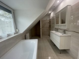 Kiadó 117 m²-essorház Vác, Eötvös utca: 450'000 Ft