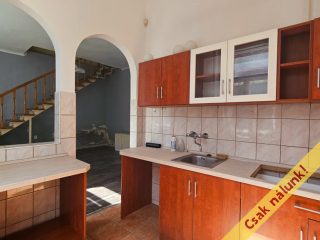 Eladó 81 m²-estársasházi lakás Vác, Hattyú utca: 64'900'000 Ft