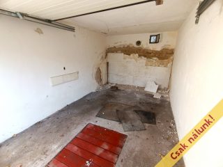 Eladó 15 m²-eskülönálló garázs Vác, Landerer utca: 10'900'000 Ft