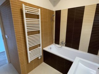 Kiadó 51 m²-estársasházi lakás Vác, Rózsa utca: 200'000 Ft