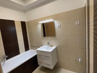 Kiadó 51 m²-estársasházi lakás Vác, Rózsa utca: 200'000 Ft