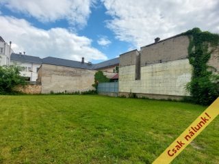 Eladó 887 m²-estelek Vác, Széchenyi István utca: 113'030'000 Ft