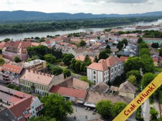 Eladó 887 m²-estelek Vác, Széchenyi István utca: 113'030'000 Ft