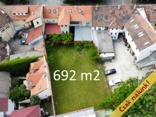 Eladó 887 m²-estelek Vác, Széchenyi István utca: 113'030'000 Ft