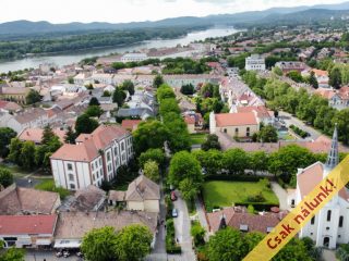 Eladó 887 m²-estelek Vác, Széchenyi István utca: 113'030'000 Ft