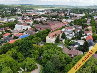 Eladó 887 m²-estelek Vác, Széchenyi István utca: 113'030'000 Ft