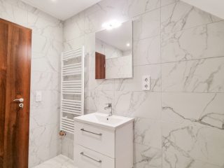 Eladó 761 m²-esüzlet üzletházban Vác, Szent László út: 580'000'000 Ft